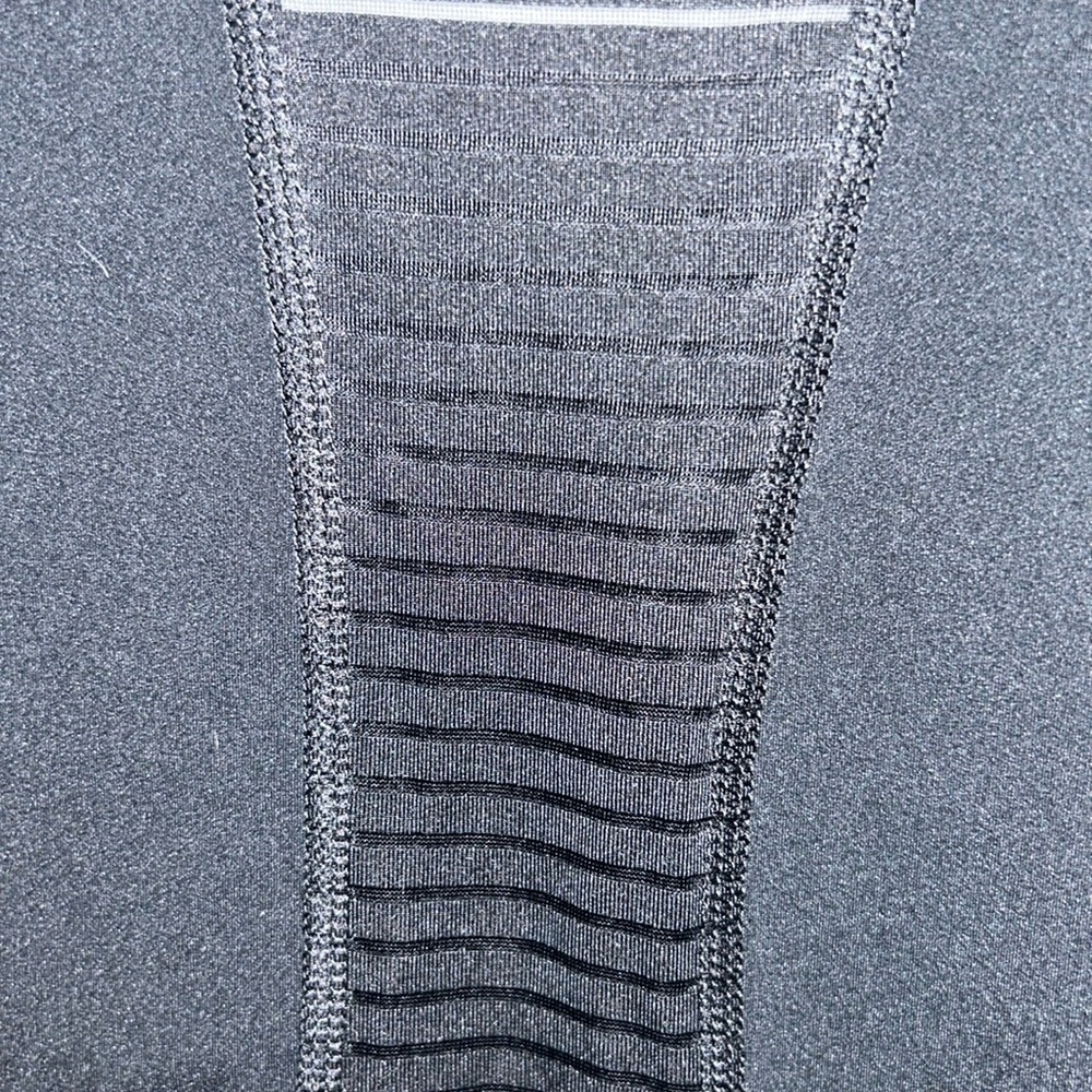 Nike women’s crop top black- small - Picture 4 of 5